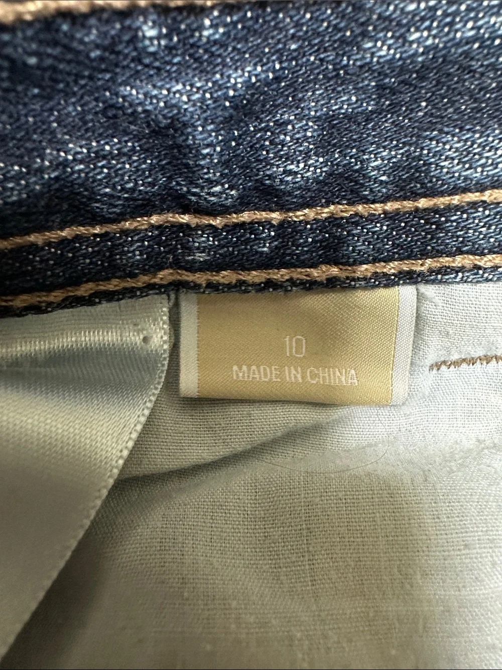 Michael Kors * Ladies Straight Leg Denim Jeans w/ Silver MK Emblem. Sz 10